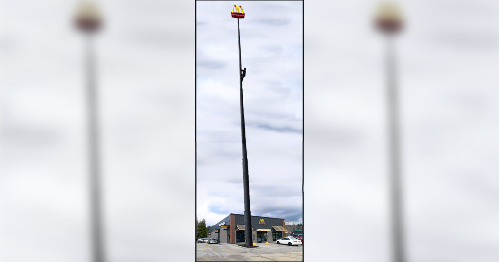 Grass Valley Man Rescues Stranded Cat Atop of McDonald's Sign